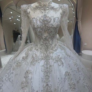 Robe de mariée de luxe DW0218, robe de bal royale en dentelle perlée de cristaux argentés, robe de mariée scintillante à longue traîne Jancember - Product Image 3