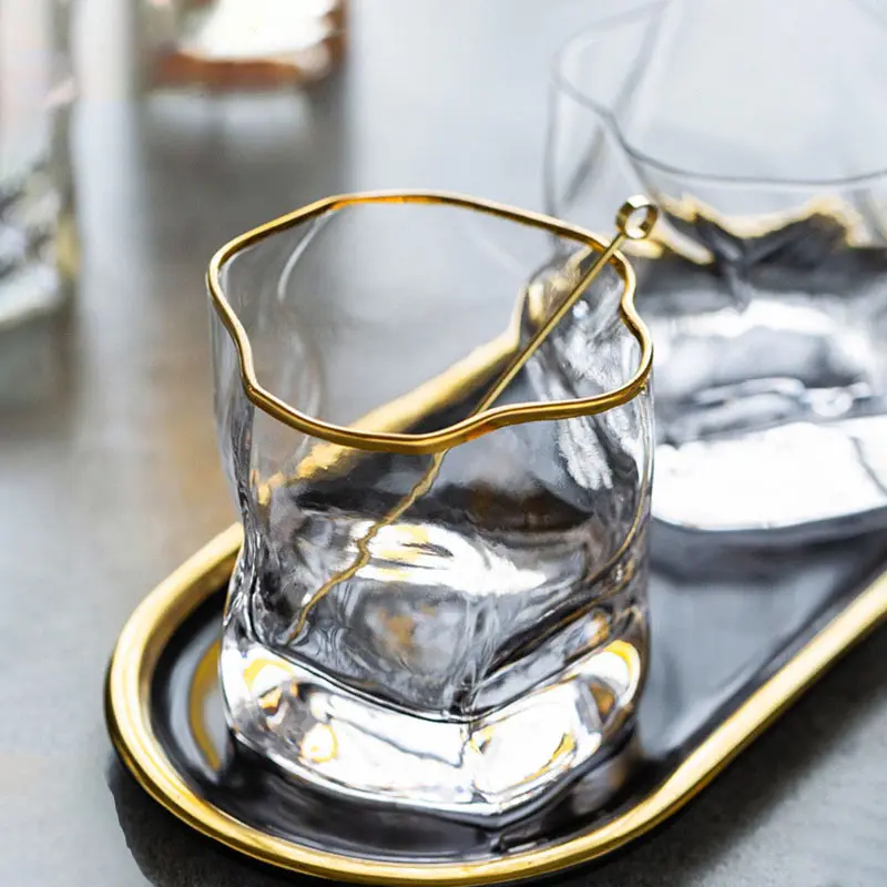 Toptan yaratıcı Ins tarzı kaya viski kristal cam mevcut düzensiz büküm desen atış cam