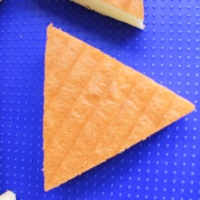 Machine à découper les gâteaux ultrasonique multi-formes : triangle droit, triangle isocèle, losange, cercle, carré