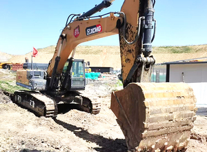 Excavadora de cadenas usada XCMG Oficial XE550DK de 52 toneladas para movimiento de tierras, de gran capacidad de carga, en venta - Product Image 2
