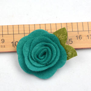 Dog Hair Crown <span class=keywords><strong>Bows</strong></span> com clipes para cães pequenos, Bulk 4pcs Cute Handmade Pet Dog <span class=keywords><strong>Bows</strong></span> <span class=keywords><strong>Girl</strong></span> Clips, Puppy Yorkie Hair Accessories - Product Image 3