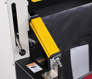 Machine d'emballage de colis express, machine de collage de sacs en rouleau continu, machine de scellage simple - Product Image 5