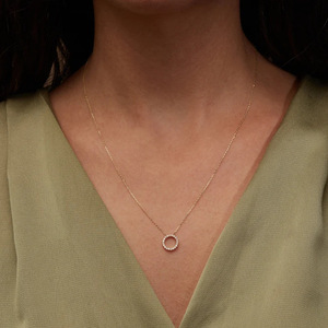 Collier pendentif cercle diamant or blanc, taille brillant ronde, design géométrique, pour femme, usage quotidien - Product Image 4