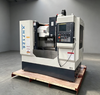 Centre d'usinage CNC vertical XH7126, petite fraiseuse CNC 3 axes pour le traitement des moules métalliques