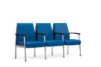 Banc d'attente 3 places en PU bleu pour salle d'attente d'hôpital