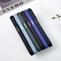 Étui de téléphone en cuir commercial avec logo d'insigne évidé pour IPhone 15 14 13 Pro max