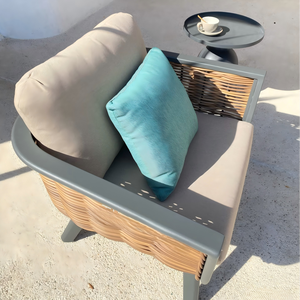 طقم كنب خارجي عصري ومتين من الألومنيوم مع وسائد مقاومة للماء وراتان بولي إيثيلين مقاوم للأشعة فوق البنفسجية - Product Image 3