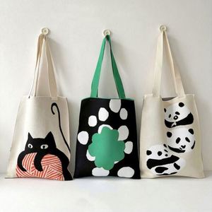 Bolso de Hombro de Punto con Diseño de Panda de Dibujos Animados, Bolso Tote de Ganchillo Floral para Mujer - Product Image 1