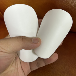 Parastinchi Leggeri in <span class=keywords><strong>Plastica</strong></span> per Calcio, Protezioni Gambe per Allenamento e Sport all'Aperto, Adatti a Bambini e Adulti - Product Image 3