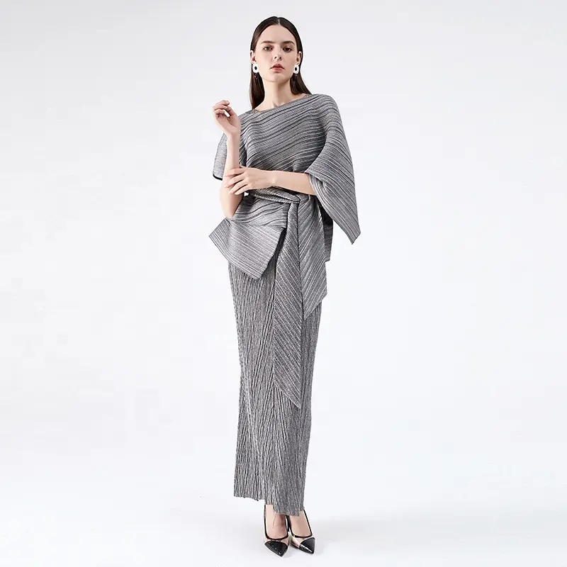 Neuzugang Miyake Plissee Großhandel Polyester Solid Slimming Pailletten Abend Elegant Free Size Kleid