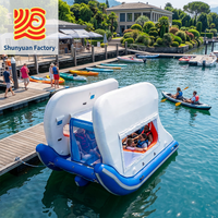 Catamaran gonflable d'extérieur avec moteur électrique Installation facile Yacht flottant pour les fêtes et les divertissements aquatiques