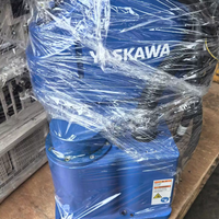 Robot manipulateur industriel ASKAWA GP400R, charge utile 400 kg, portée 3518 mm, rail linéaire, commande PLC/moteur, manutention, entretien moteur, IP67
