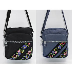 Sac messager rétro en nylon imperméable, sac à main de grande capacité, sac à bandoulière tendance et polyvalent - Product Image 2