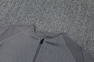 Combinaison d'entraînement à manches courtes automne-hiver 25/26 Maillot de Barcelone Respirant Séchage rapide Clubs européens Compétition Vêtements de football - Product Image 3