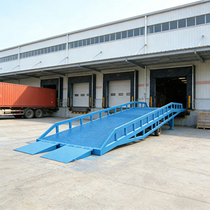 Rampa Hidráulica Móvil para Carga y Descarga con Plataforma de Carga para Patio, Venta al Por Mayor - Product Image 3