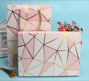 Bán Buôn Sang Trọng Tùy Chỉnh Bền Xà Phòng Vải Rượu Nắp Và Cơ Sở Dưới Cùng Bao Bì Giấy Hộp Quà Tặng Quần Áo Hộp Gói - Product Image 1