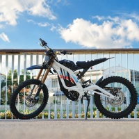 Surron Light Bee X 2026 10kW 72V 35Ah 295N.m Torque Moto électrique tout-terrain Surron en stock