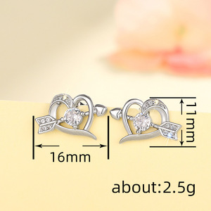 Orecchini a perno a forma di cuore da donna, gioielli per l'orecchio alla moda e carini per tutti i giorni - Product Image 4