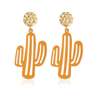 <span class=keywords><strong>Orecchini</strong></span> creativi Boho <span class=keywords><strong>Cactus</strong></span> divertente dichiarazione di gioielli in smalto cavo per piante alla moda borchie d'oro per le donne questa estate - Product Image 6