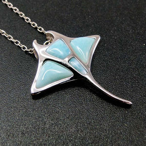 เครื่องประดับเงินแท้ 925 รูปปลากระเบน ประดับด้วยลาริมาร์ธรรมชาติจากฮาวาย จี้รูปปลาแมนต้า - Product Image 4