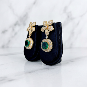 Pendientes colgantes florales estilo esmeralda hechos en plata de ley 925 con diamantes cultivados en laboratorio, joyería fina de la India. - Product Image 1