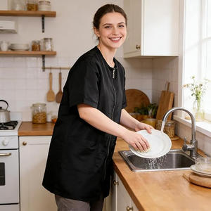 Blouse <span class=keywords><strong>de</strong></span> travail imperméable en polyester à manches courtes sans col pour femmes, idéale pour salons <span class=keywords><strong>de</strong></span> coiffure et instituts <span class=keywords><strong>de</strong></span> beauté, personnalisable avec logo - Product Image 4