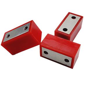 Poliuretano rojo con bloques de tope de metal altamente elásticos a prueba de golpes adecuado para la fijación Límite de equipos industriales - Product Image 1