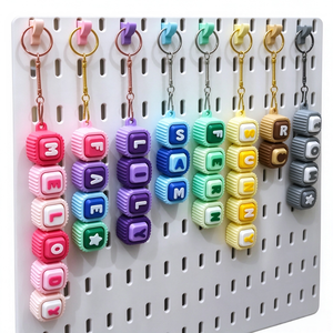 Llavero de Plástico con Teclado, Clicker Antiestrés, Llavero Clicker Impreso en 3D, Mini Juguete Antiestrés Cuadrado - Product Image 3