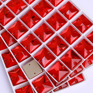 Bán buôn tùy chỉnh vuông may-on lỏng thạch 5A chất lượng pha lê flatback <span class=keywords><strong>2</strong></span> lỗ 12 khía cạnh may Bling trang trí - Product Image 4