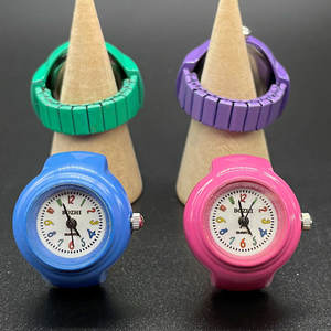 Hot Fashion Design Adolescent Petit Doigt Montre Réglable Taille Libre Vintage Punk Couleur Mini Anneau Montre - Product Image 1