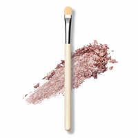 Kuas Eyeshadow HALEYS Beauty Lid Brush Medium Flat Tapered, Alat Pencampur Krim dan Bedak, Bulu Sintetis, Gagang Kayu, Vegan, CN ZHE