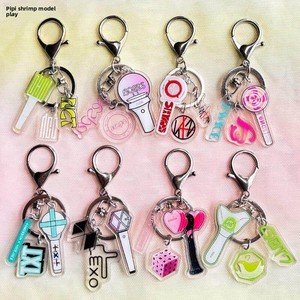 พวงกุญแจที่มีรูปเหล่าคนดังชาวเกาหลีสามารถปรับแต่งได้ - Product Image 1