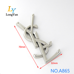 Chất Lượng Cao Tùy Chỉnh 70Mm YL Kim Loại Logo Thẻ Kim Loại Tấm Thương Hiệu Tên Logo Nhà Thiết Kế Nhãn Cho Của Tôi Túi Xách Túi Phụ Kiện - Product Image 2