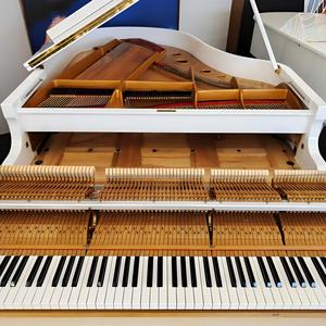 <span class=keywords><strong>Piano</strong></span> à queue rouge personnalisable et coloré, avec planche sonore en bois massif, système de jeu automatique à 88 touches, installation optionnelle possible - Product Image 6