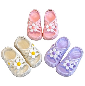 Chaussons d'été pour enfants, motif floral, confortables pour les filles de 2 à 8 ans, antidérapants, tongs de plage, chaussures pour enfants à la maison - Product Image 1