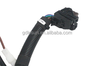 Faisceau de câbles OEM ODM Custom Factory Direct Sales 2pin-50pin pour les Pc200-6 d'excavateur de moto Sk200-2 les applications Ex200-2 - Product Image 4