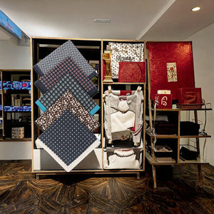 منديل جيب قطني جديد رائج للرجال عالي الجودة للأنشطة الخارجية مع تصميم ملون حسب الطلب صديق للبشرة - Product Image 4