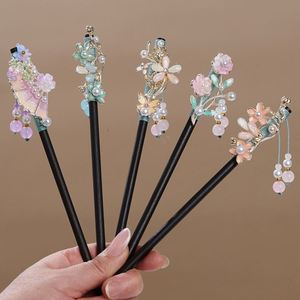 Épingle à cheveux vintage en bois pour femme, style chinois, fleur enroulée, pince à cheveux élégante classique avec pompon, imitation ébène, 16 cm - Product Image 1