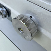 Machine à coudre industrielle à bras long informatisée à grande vitesse à une aiguille pied de marche à trois étapes à quatre points en zigzag