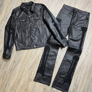 Set Personalizzato in Ecopelle con Strass, Giacca Nera Patchwork e Pantaloni a Zampa, Outfit Streetwear in Due Pezzi - Product Image 3