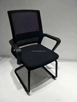 Chaise de bureau ergonomique avec support lombaire en forme d'arc, chaise d'invité, design en maille respirante simple, chaise d'ordinateur à dossier moyen