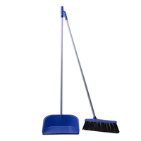 Balai et pelle en plastique de haute qualité avec long manche et tête de balai souple en PP pour le balayage intérieur et extérieur