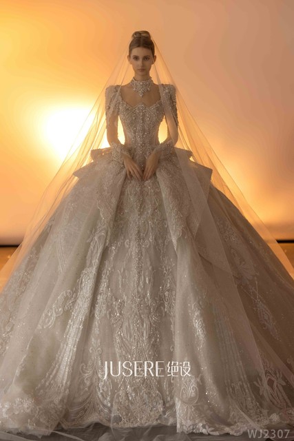 Swarovski Wedding Dress: Elegant & Customizable Designs