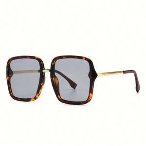 Lunettes de soleil carrées surdimensionnées à la mode avec logo personnalisé, vente chaude, UV400, blanches, pour femmes - Product Image 5