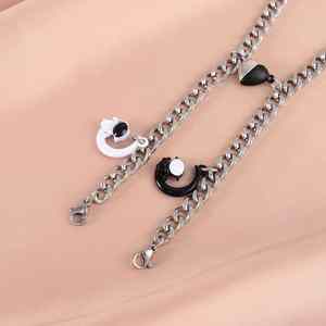 Juego de 2 Pulseras Magnéticas de Astronauta con Corazón, Pulsera de Pareja para Él y Ella, Pulseras Magnéticas de Amor con Cadena de Astronauta Espacial - Product Image 4