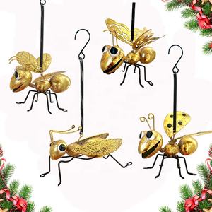 Oniya Metallo Giardino Yard Art Hanging Decorazione Set di 4 Includono Giallo Ape Blu Farfalle Coccinella Rossa e Verde Mantis decor - Product Image 3