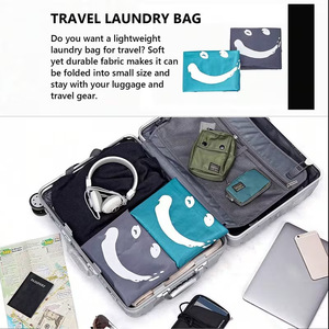 Bolsa de lavandería Wash Me Smiley Face, bolsa de almacenamiento con cordón de poliéster para viajes y uso doméstico - Product Image 3