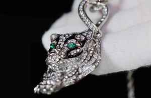 Pendentif Panthère de Luxe Hip Hop Moissanite Iced Out Yeux Verts Design Unique Breloque Collier pour Cadeau de Fête - Product Image 4