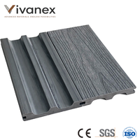Planche de terrasse WPC moderne pour villa côtière, extérieure, imperméable, anti-pourriture, gris, grain de bois embossé, système d'installation DIY par clic