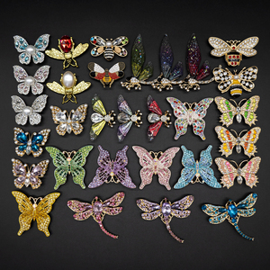Nouvel Arrivage en Gros : Breloques Métalliques Personnalisées Animaux avec Chaîne de Perles et Strass, Design Élégant pour Accessoires de Sabots en Vrac - Product Image 3